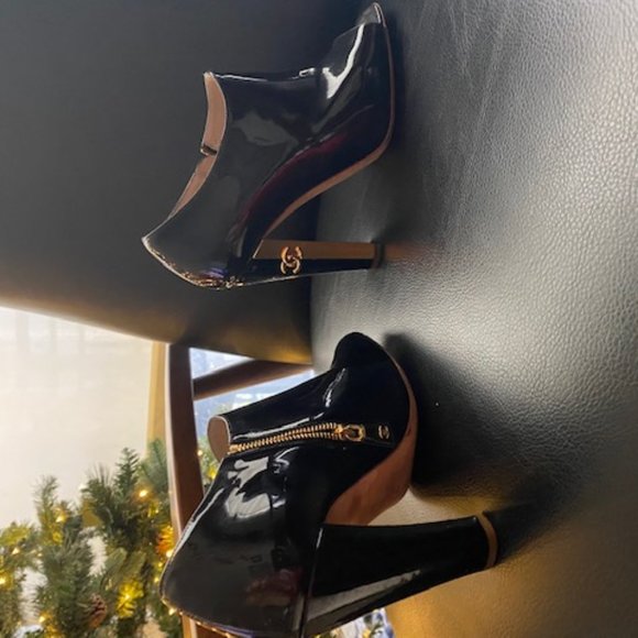 Authentic Chanel Patent Leather 4"--Beautiful shoes!! - Picture 7 of 7